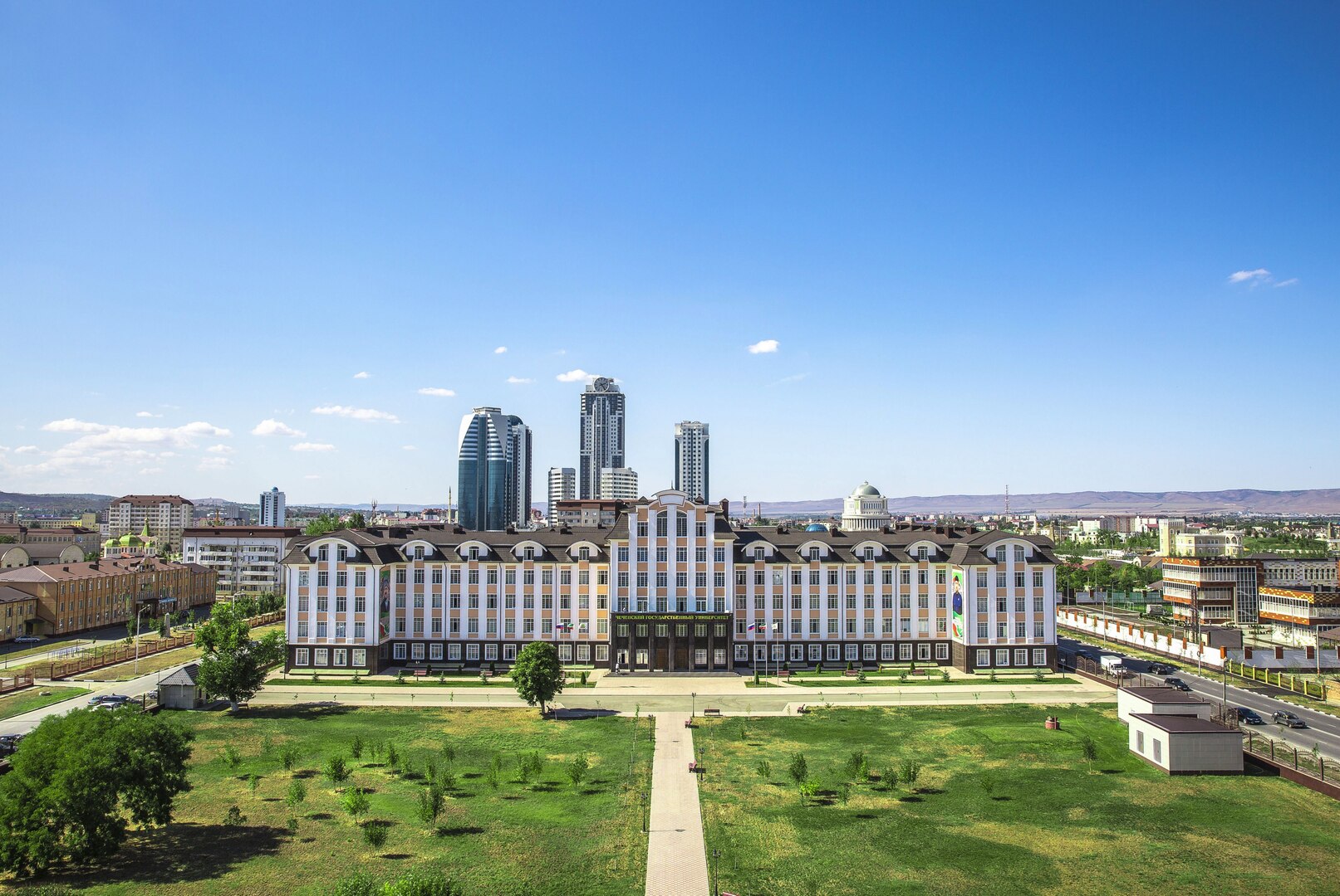 Первое интернациональное студенческое братство "Эпсилон Эта Омега (Ʃ Η Ω)"