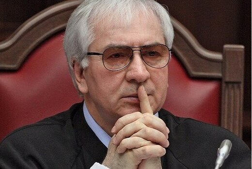 Толкование Конституции с учетом экономической нормативнос...