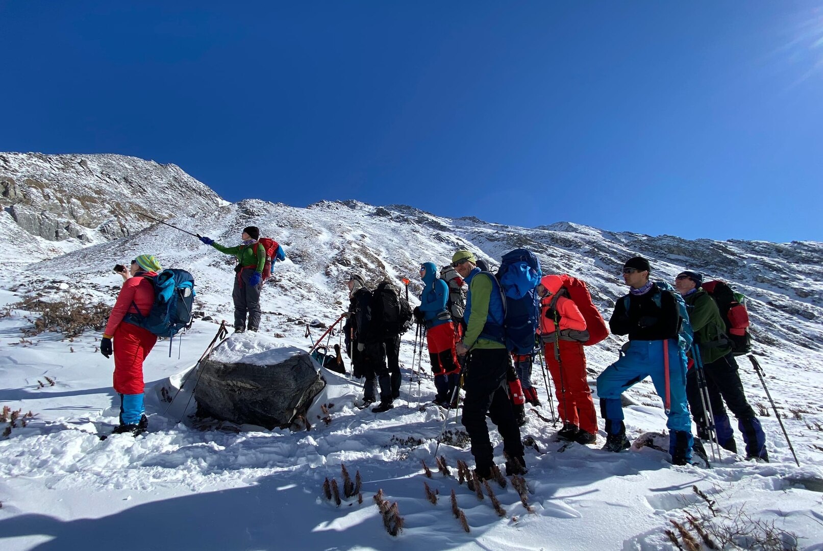 Школа альпинизма Йети. Нормативы на разряды, инструкторство, жетон "Спасение в горах".