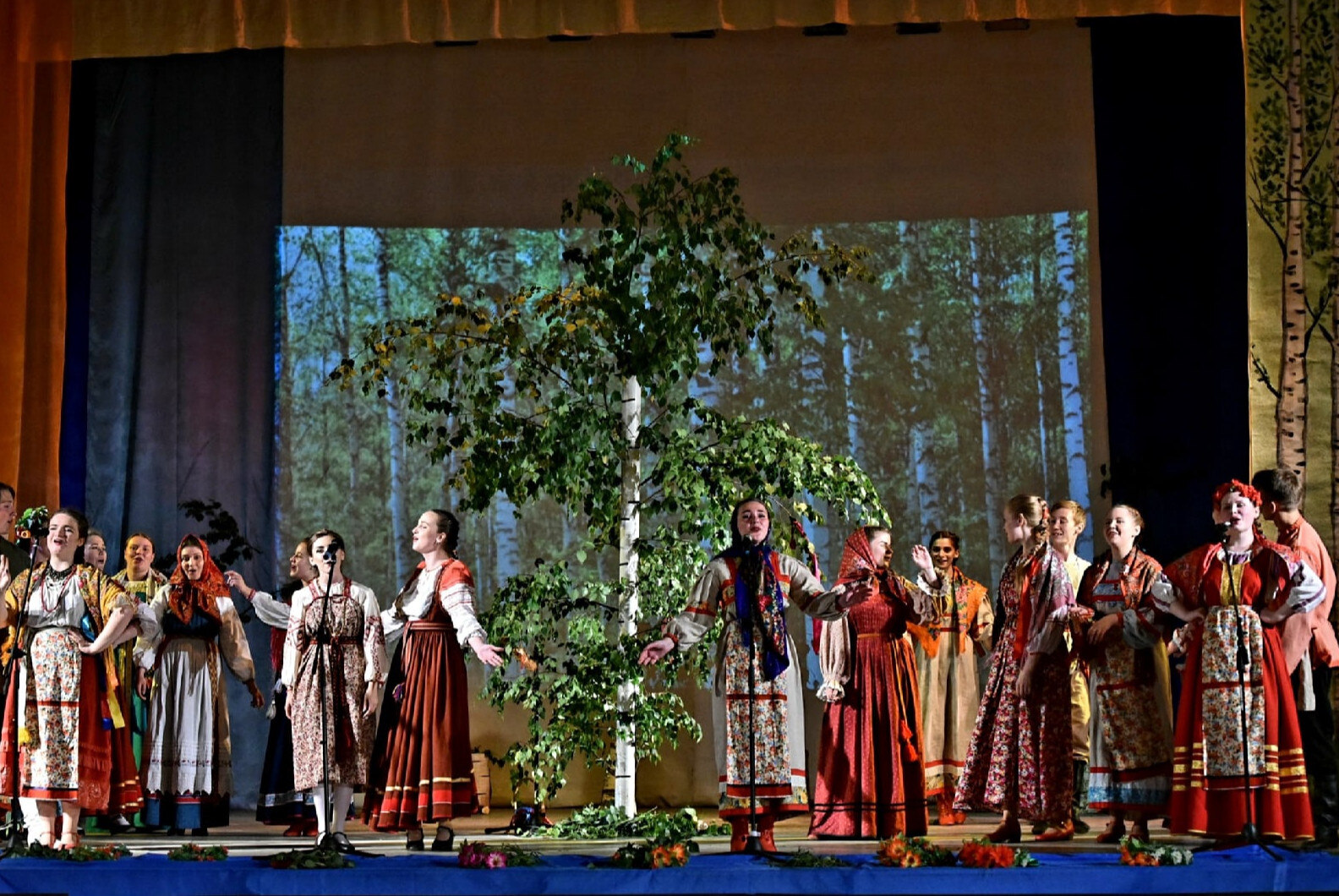 Арт-лаборатория от студентов колледжа искусств по народному художественному творчеству "Весну закликаем"