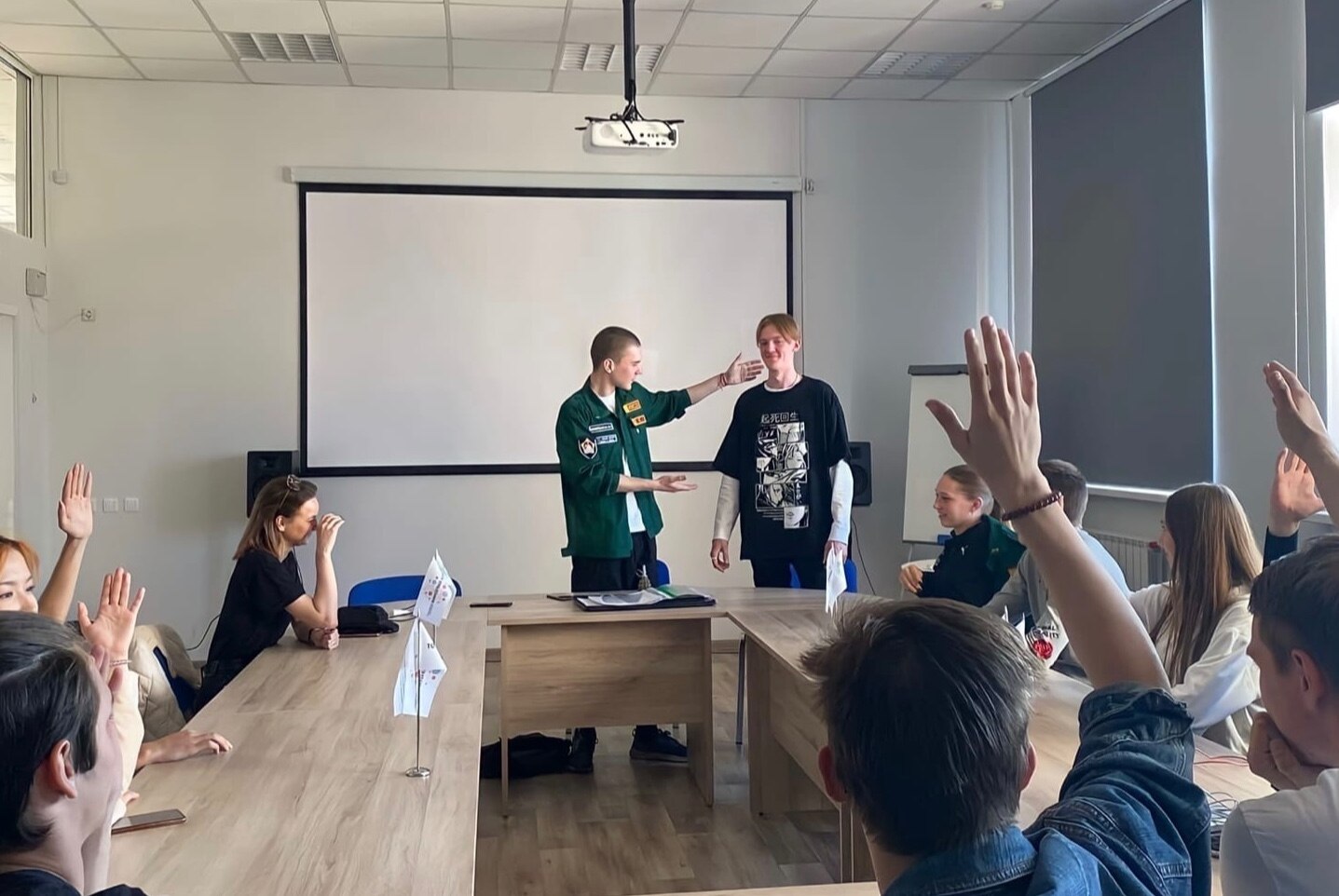 Внеучебная жизнь и студенческий отряд «Бий-Хем»