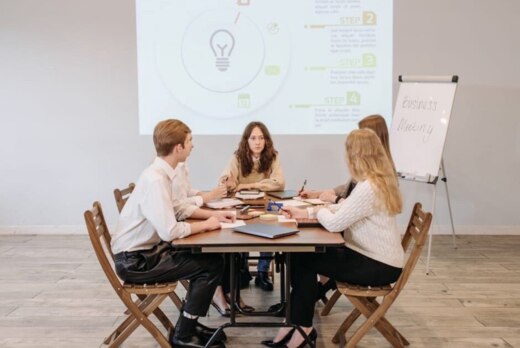 Лекция "Тайны эффективных коммуникаций". Эксперт Макаренк...