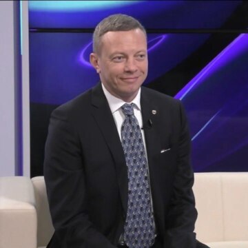 Андрей  Попов
