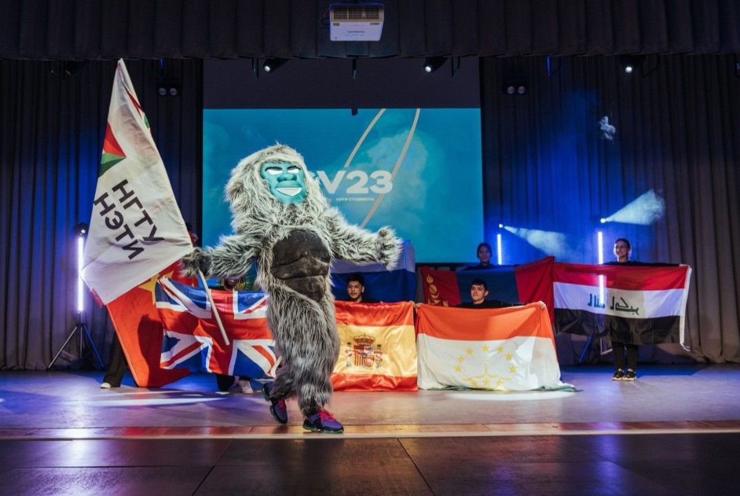 Мир! Дружба! Жвачка! Знакомство с "Интерклубом"