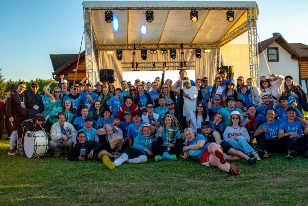 Собрание студенческого клуба «Вожди Краснокожих»