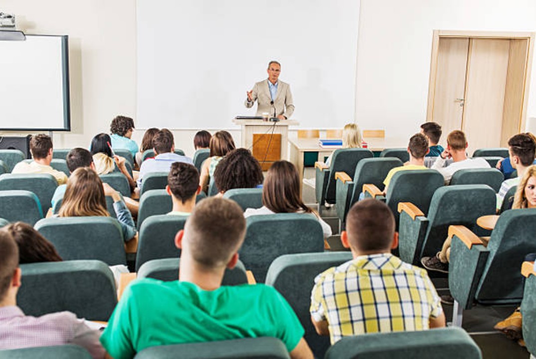 Лекторий в рамках школы "PROДвижение" для студентов и раб...