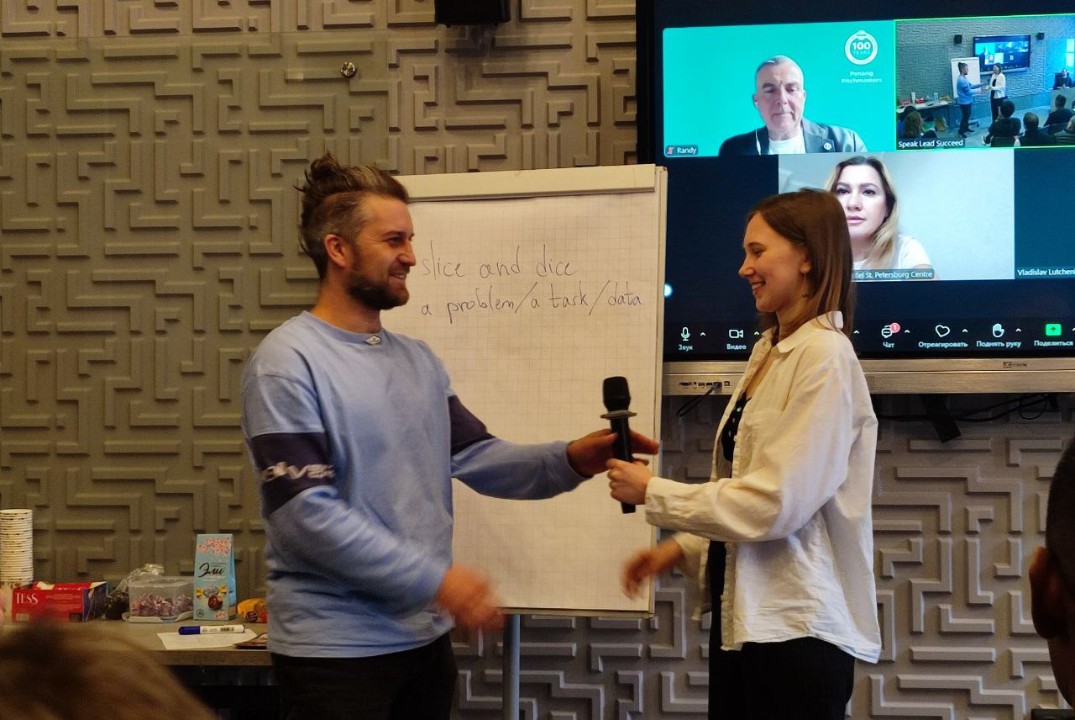 Встреча клуба практики публичных выступлений Saint Petersburg Toastmasters Club