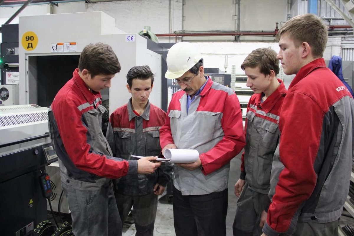 Интеграция студентов университета в производственные проц...