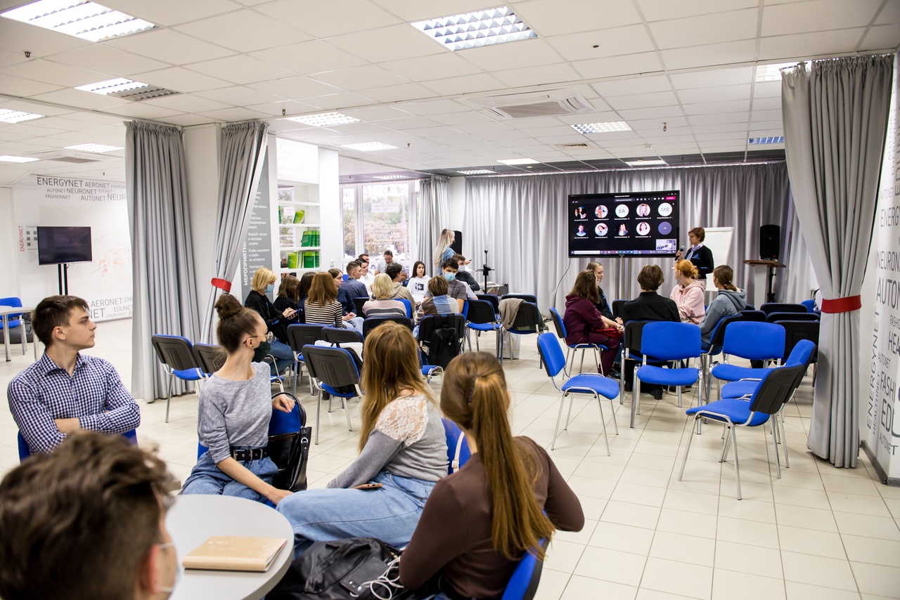 Генерация идей проекта, анализ целевой аудитории SfeduNet Junior