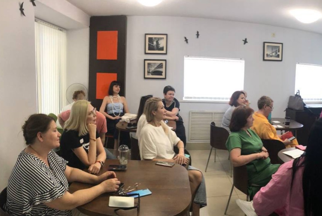 Сцена для Смелых