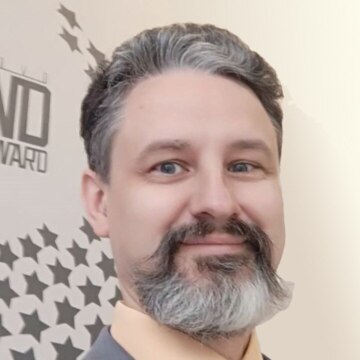 Антон Попов