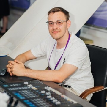 Юрий Наумов