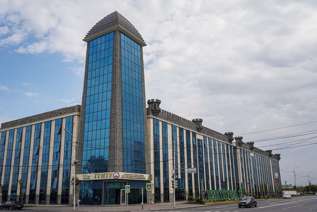 демонстрация документальной ленты для студенческого сообщ...