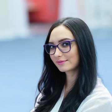 Яна  Подлужная