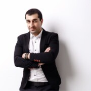 Дэвис Эмин Нами