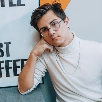 Александр  Калугин