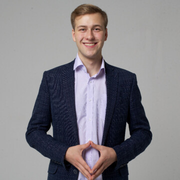 Андрей  Константинов