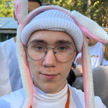 Иван Викторович Захаров